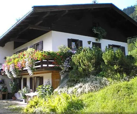 度假居 杜姆度假屋 *